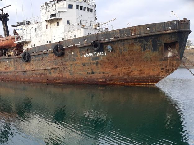 Администрация порта Черноморск опровергла информацию о тонущем судне и разливе нефти