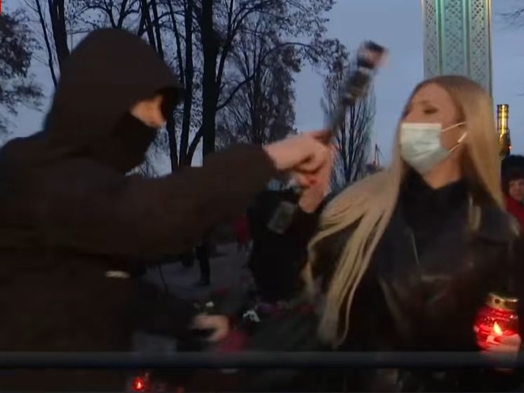 В Киеве напали на журналистку канала NewsOne, полиция открыла производство