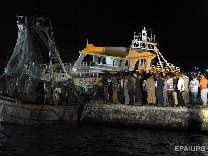 22 мигранта найдены мертвыми на борту перегруженного судна в Средиземном море