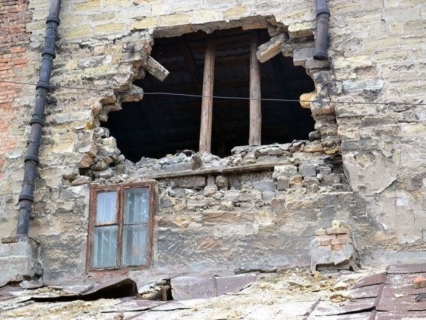  В центре Одессы рухнула стена жилого дома. Видео 