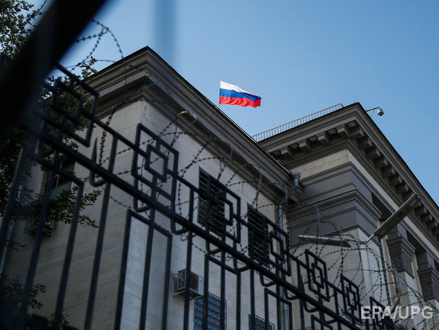 Комитет гражданских инициатив заявил, что официальные данные об эмиграции из России занижены в разы