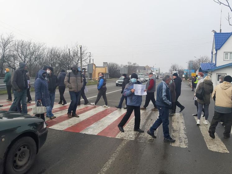 В Прикарпатье протестующие перекрыли трассу национального значения
