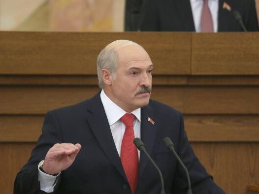 Лукашенко заявил, что Беларусь будет поставлять нефть из Ирана через Украину