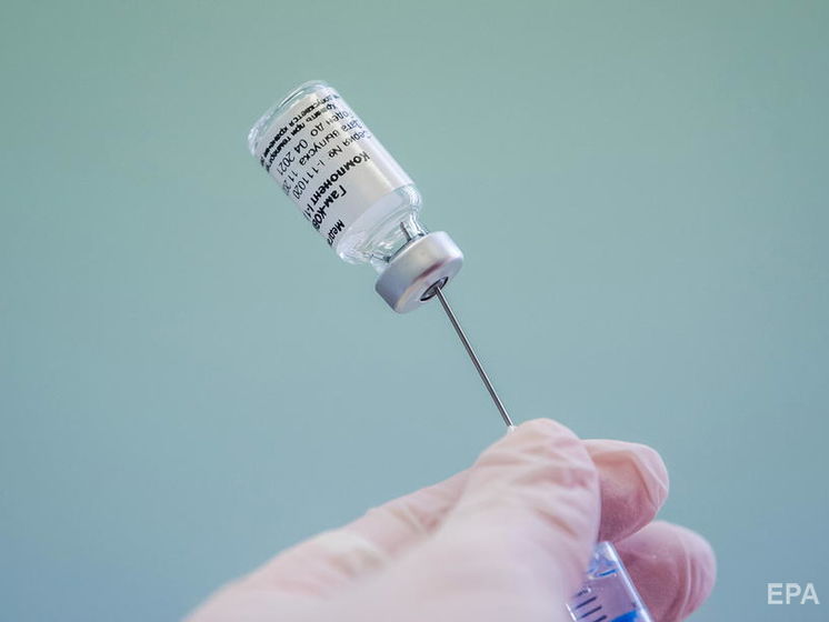 Сотрудник студии "Свобода слова Савика Шустера" заболел COVID-19 после прививки российской вакциной. Голубовская говорит, что в этом нет ничего странного