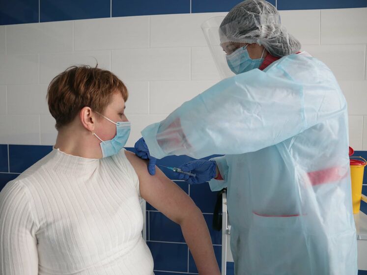 В Луганской области украинских военнослужащих начнут вакцинировать от коронавируса 26 февраля