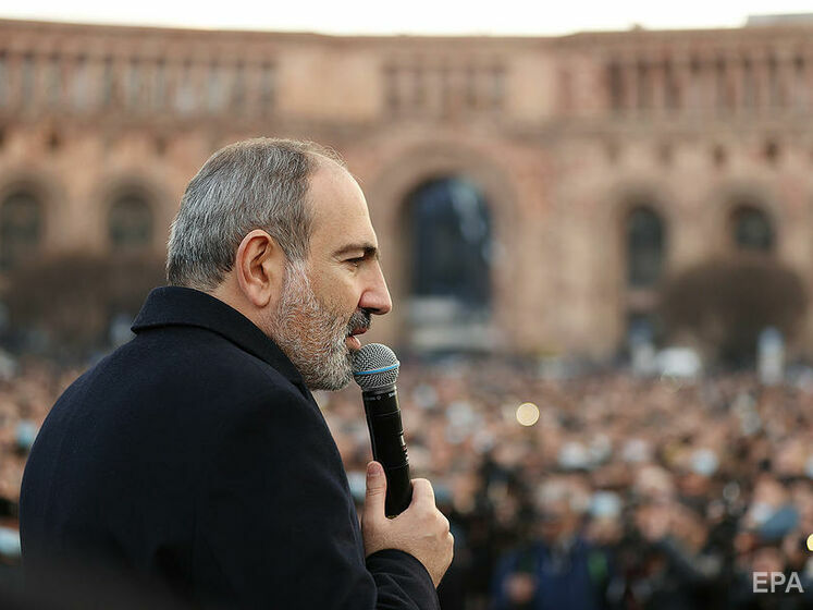 Пашинян призвал выйти на митинг в Ереване. Он недоволен отказом президента уволить главу Генштаба Армении