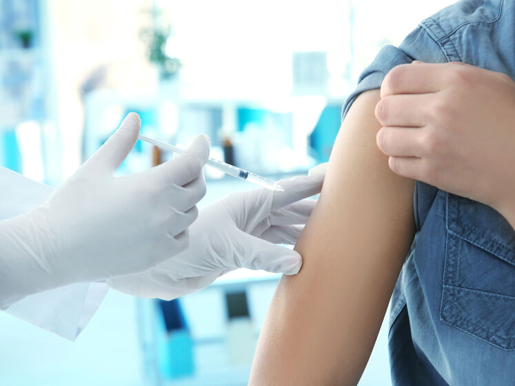 Большинство украинцев считают, что за своевременный старт вакцинации от COVID-19 отвечает глава Минздрава – опрос "Рейтинга"