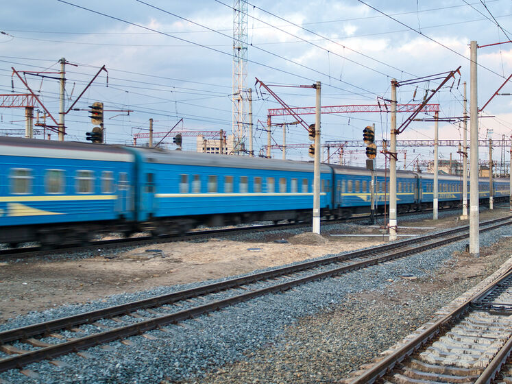 "Укрзалізниця" осуществит три спецрейса для вывоза пассажиров из Ивано-Франковской и Черновицкой областей