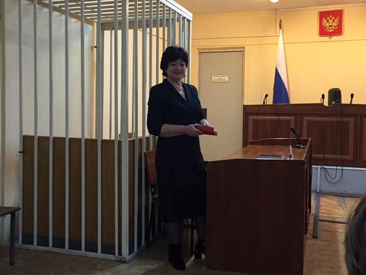 Крымскотатарскую активистку оккупационные власти оштрафовали за участие в "запрещенном собрании"