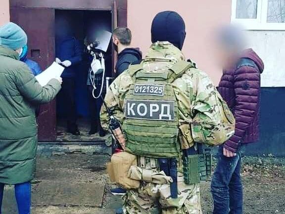 В Луганской области спецназ КОРД задержал подозреваемых в наркоторговле