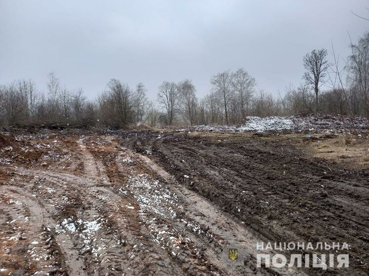 В Житомирской области обнаружили 40 тонн мусора, среди которого медицинские отходы и квитанции из Львова