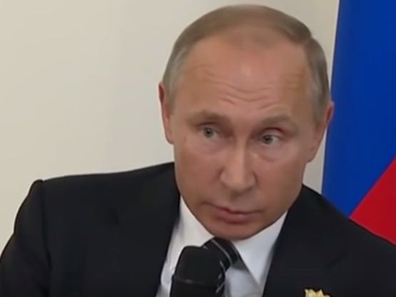 Путин о возможной кибератаке со стороны США: Мы и так знаем, что они за всеми подглядывают и всех подслушивают. Видео