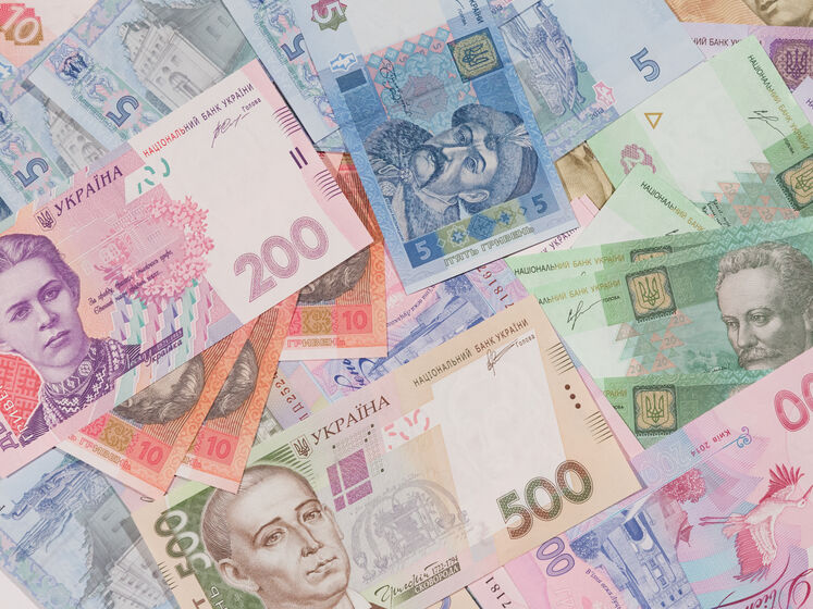 В феврале средняя зарплата украинцев выросла на 212 грн – Госстат