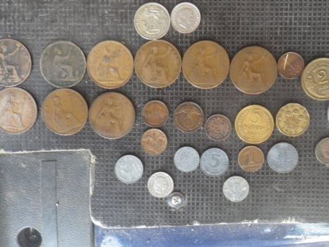 Госпогранслужба: Украинец пытался провезти в оккупированный Крым старинные монеты