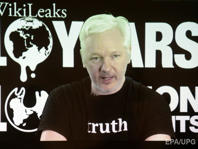 Эквадор отключил основателю WikiLeaks интернет