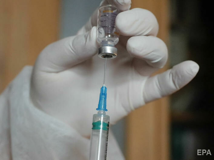 В Украине за сутки вторую дозу вакцины от COVID-19 получили 10 тыс. человек, число полностью привитых превысило 37 тыс.