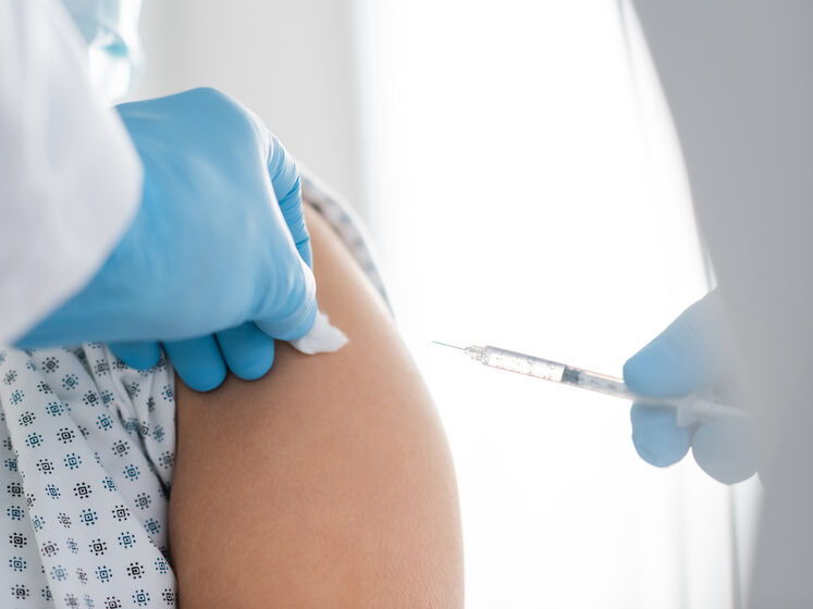 В Украине за сутки сделали почти 19 тыс. прививок от коронавируса, большая часть – второй дозой