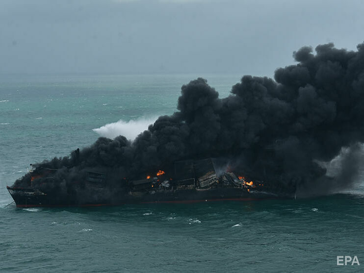 Возле Шри-Ланки затонуло судно с тоннами химикатов на борту. Ученые предупредили об экологической катастрофе