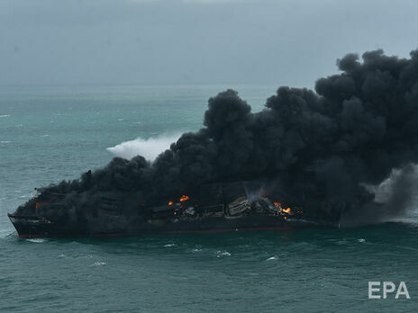 Возле Шри-Ланки затонуло судно с тоннами химикатов на борту. Ученые предупредили об экологической катастрофе