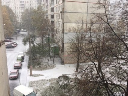 Харьков засыпало снегом. Видео