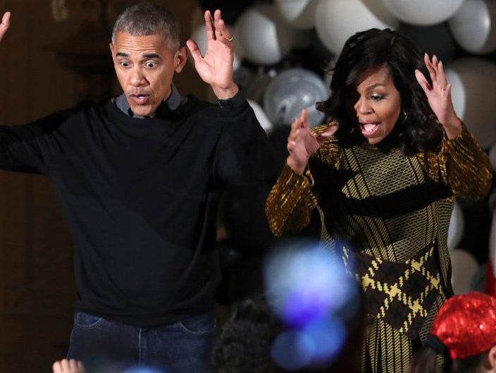 Обама с женой на праздновании Хеллоуина станцевали под "Триллер" Майкла Джексона. Видео