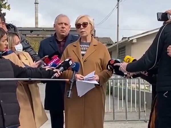 "Довезти до больницы вряд ли смогут". Голодающего в грузинской тюрьме Саакашвили посетила украинский омбудсмен