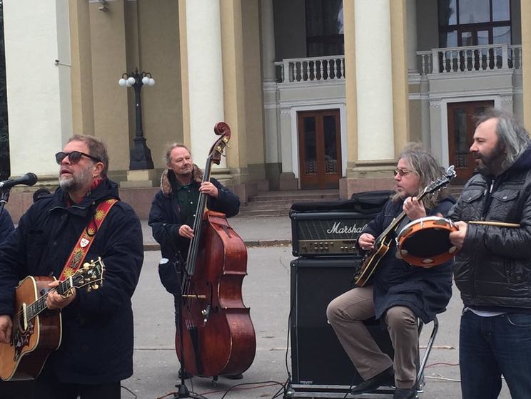 Гребенщиков дал уличный концерт в Полтаве
