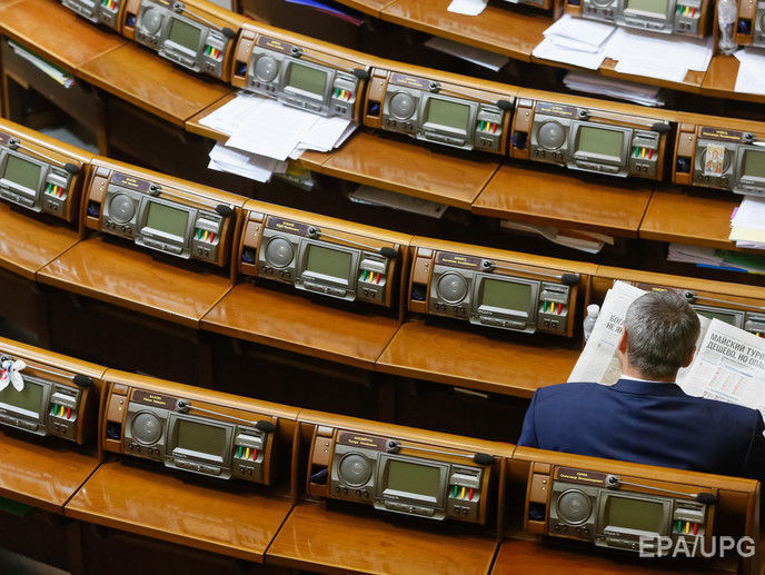 Рада не включила в повестку дня вопрос расширения санкций против Януковича и его соратников