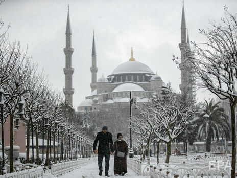 Українці, які застрягли в Туреччині через снігопади, повернуться додому 26 січня – МЗС