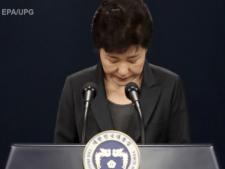 Прокуратура Южной Кореи объявила президента страны подозреваемой в коррупции