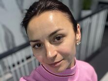 "Верю, что снова вернусь". Гвоздева на 24-й день после нападения РФ на Украину уехала с детьми за границу