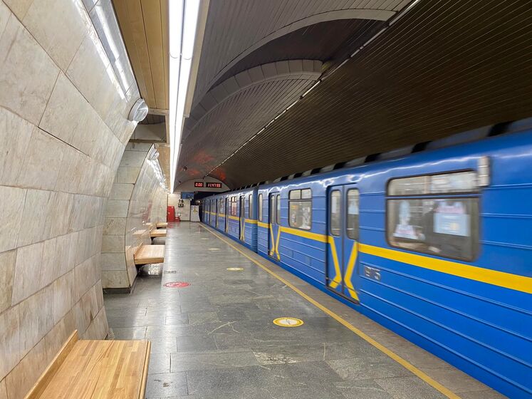 У Києві продовжили роботу метро і наземного транспорту