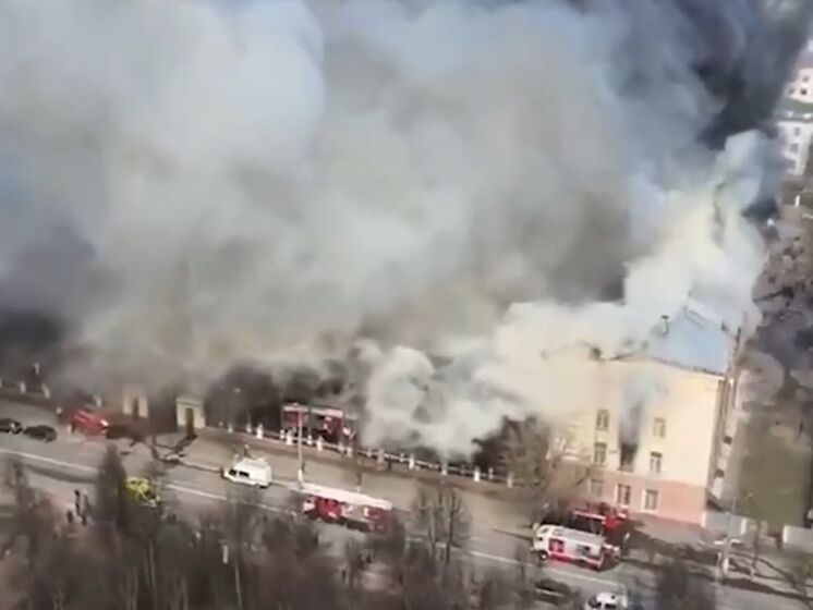 Здание института в РФ, где занимались разработкой "Искандеров", сгорело. Погибло не менее шести человек. Видео