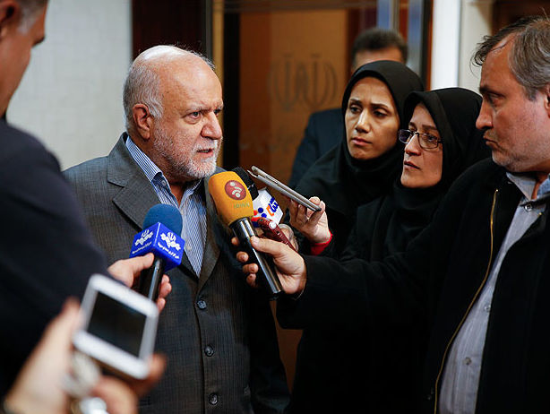 Иран надеется, что ОПЕК договорится о снижении уровня добычи нефти