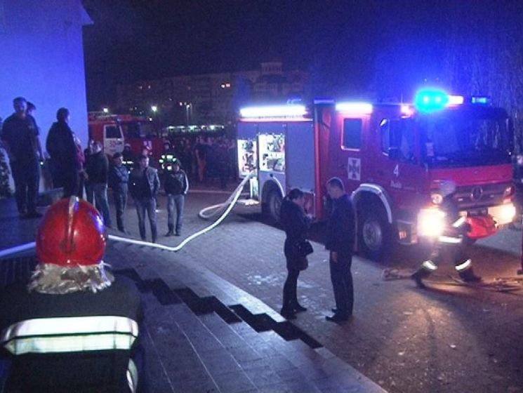 25 человек обратились за медицинской помощью в результате пожара во львовском ночном клубе