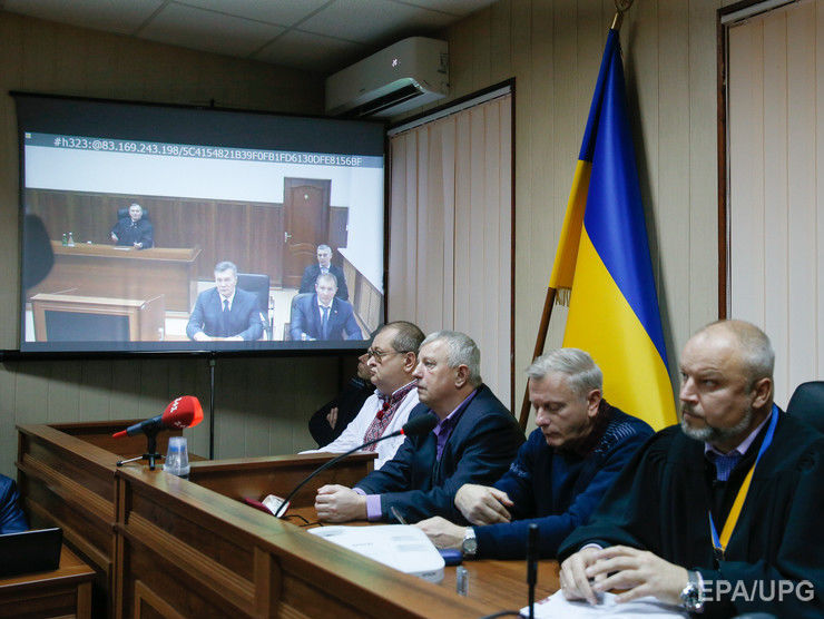 Янукович прибыл в Ростовский областной суд для допроса