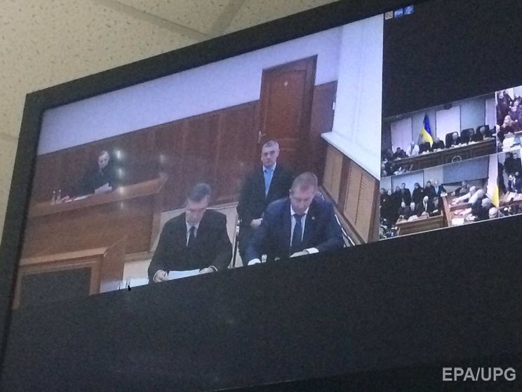 Янукович о выдаче оружия силовикам во время Майдана: За это отвечают те, кто принял такое решение