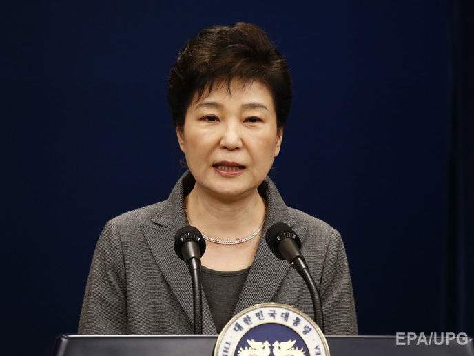 Президент Южной Кореи готова уйти в отставку из-за коррупционного скандала