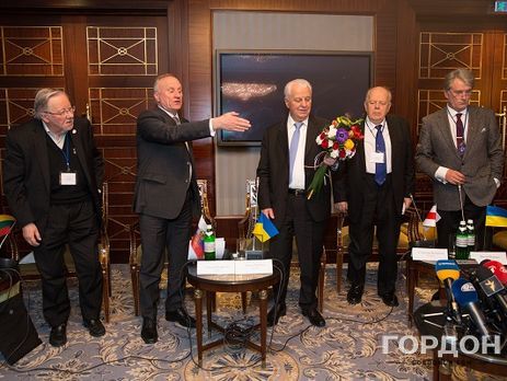 Экс-лидеры стран Балтийско-Черноморского региона 1 декабря в Киеве договорились совместно искать новые пути выхода из политического кризиса