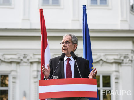 Экзит-поллы: Экс-лидер австрийской Партии зеленых Ван дер Беллен лидирует во втором туре президентских выборов