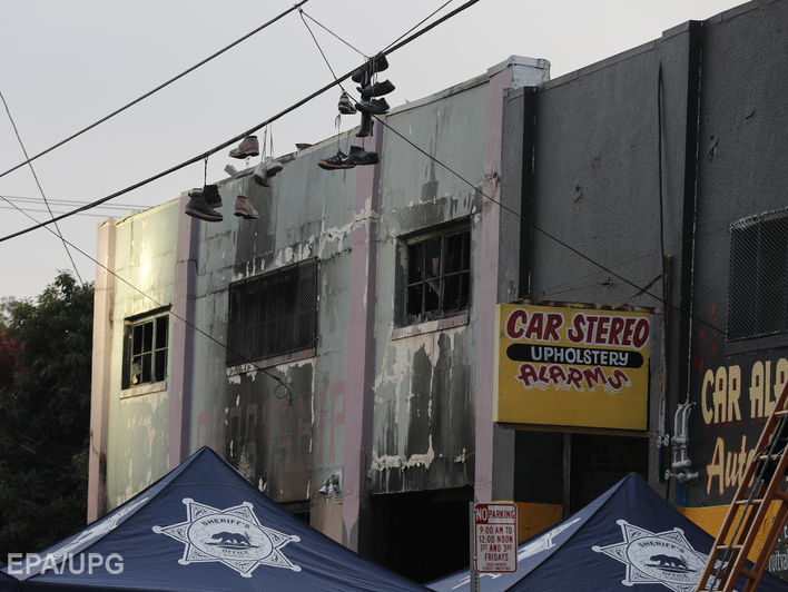 Количество погибших при пожаре в ночном клубе Окленда возросло до 36 человек