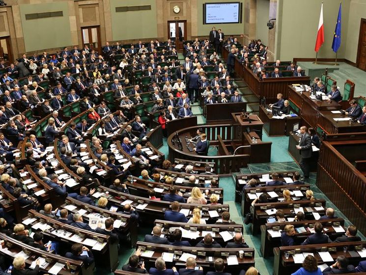 Журналисты выяснили, что польские депутаты в пять раз беднее украинских народных избранников. Видео