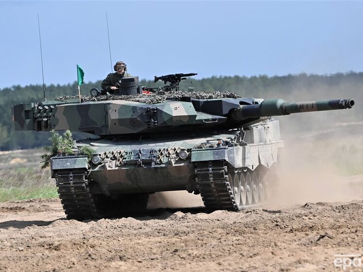  ,  25        Leopard 2.    