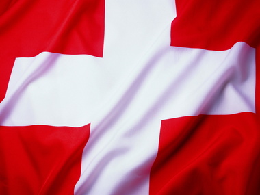 Швейцария запретила 33 российским чиновникам переводить деньги на счета своих банков