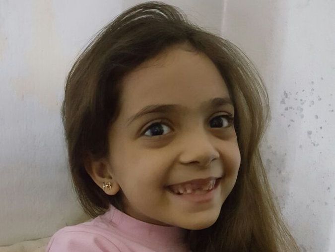 Le Temps: Семилетняя сирийка стала известной, описывая свою жизнь в осажденном Алеппо в Twitter