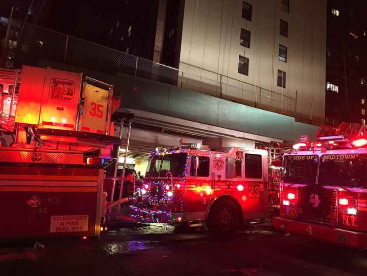 В Нью-Йорке возник пожар в небоскребе, пострадали 24 человека