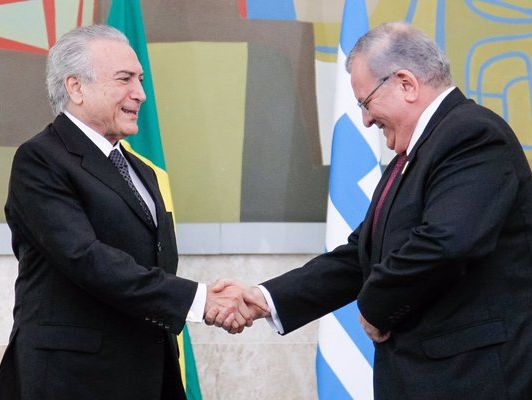 Посол Греции в Бразилии объявлен в розыск