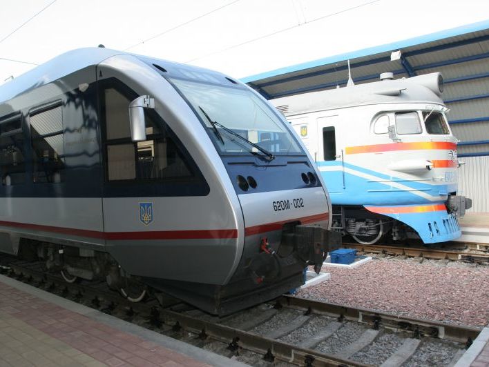 "Укрзалізниця" назначила рекордное количество поездов на праздники