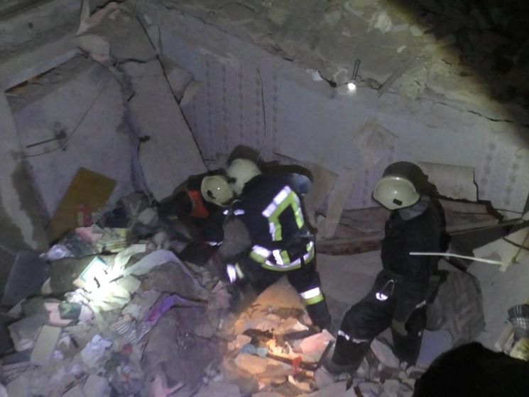 Из-под завалов разрушенного в Сумах дома спасли двоих людей, одна женщина погибла – ГСЧС