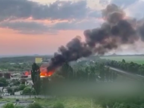 В оккупированном Шахтерске после взрыва загорелась нефтебаза